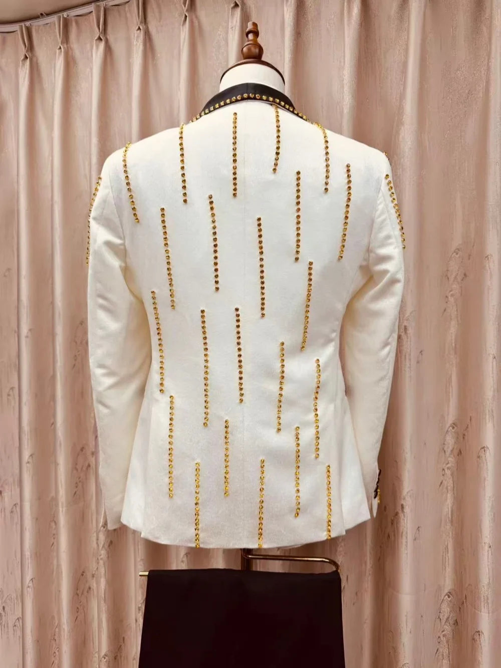 Jacquard Golden Beaded Men's Suits 3 Pieces Banquet Party Wear Elegant Premium Suit Set For Birthday New Long Sleeved Tuxedo