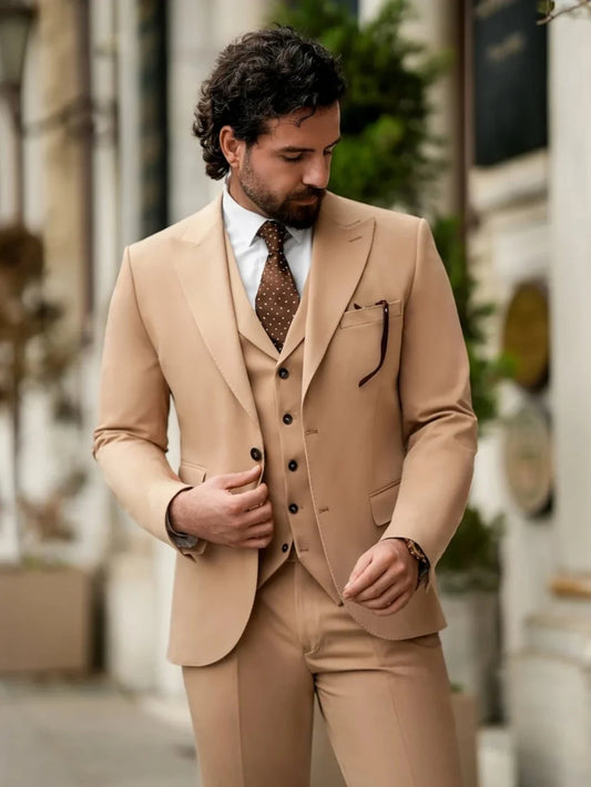 Classic Regular Fit Formal Suit Set For Men Customized Peak Lapel Men's Suits 3 Pieces Blazer Vest Pants Wedding Groom Outfit