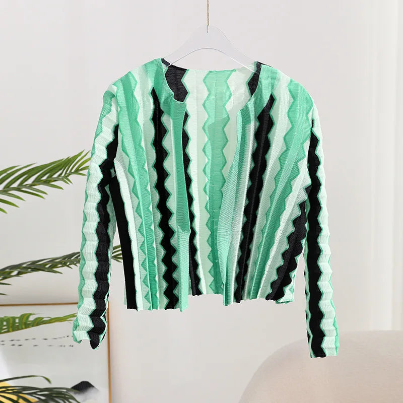 Miyake Style Coat Women Spring Autumn Fashion Top 2023 Pleated Contrast Color Cardigan Short Temperament Small Size All-Matching