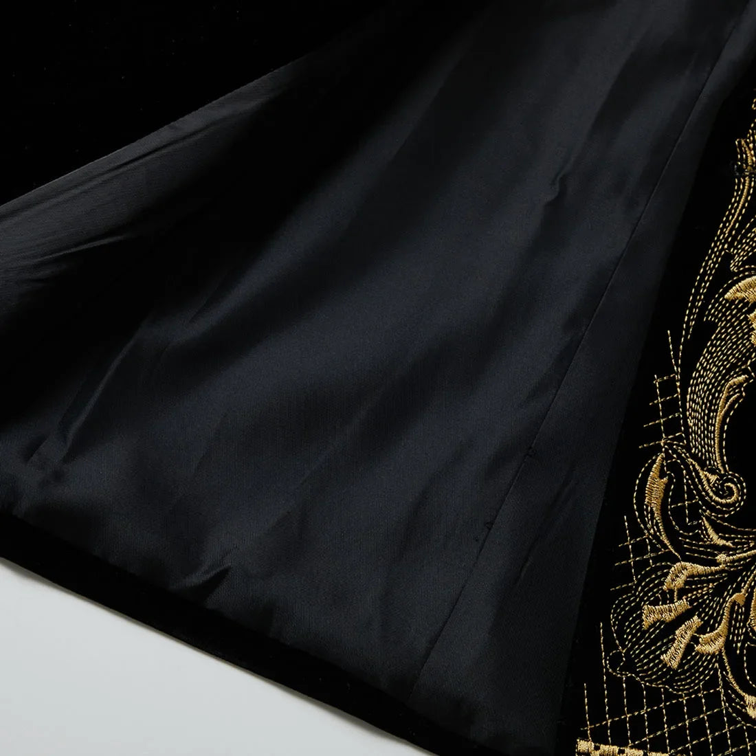 Men's Luxury Slim Black Velvet Embroidery Wedding Suit Jacket Fit Tuxedo Blazer Stylish Groom Banquet Singer Host Stage Clothing