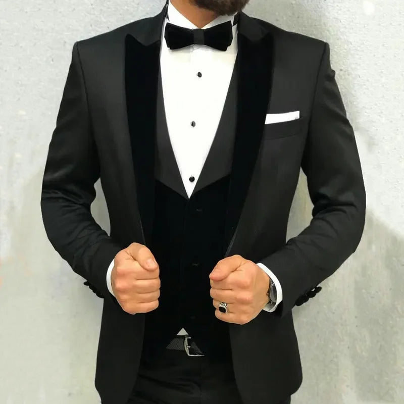 Burgundy Classic Peak Lapel Wedding Tuxedos Slim Fit Suits For Men Groomsmen Suit 3 Pieces Prom Formal Best Man Suits