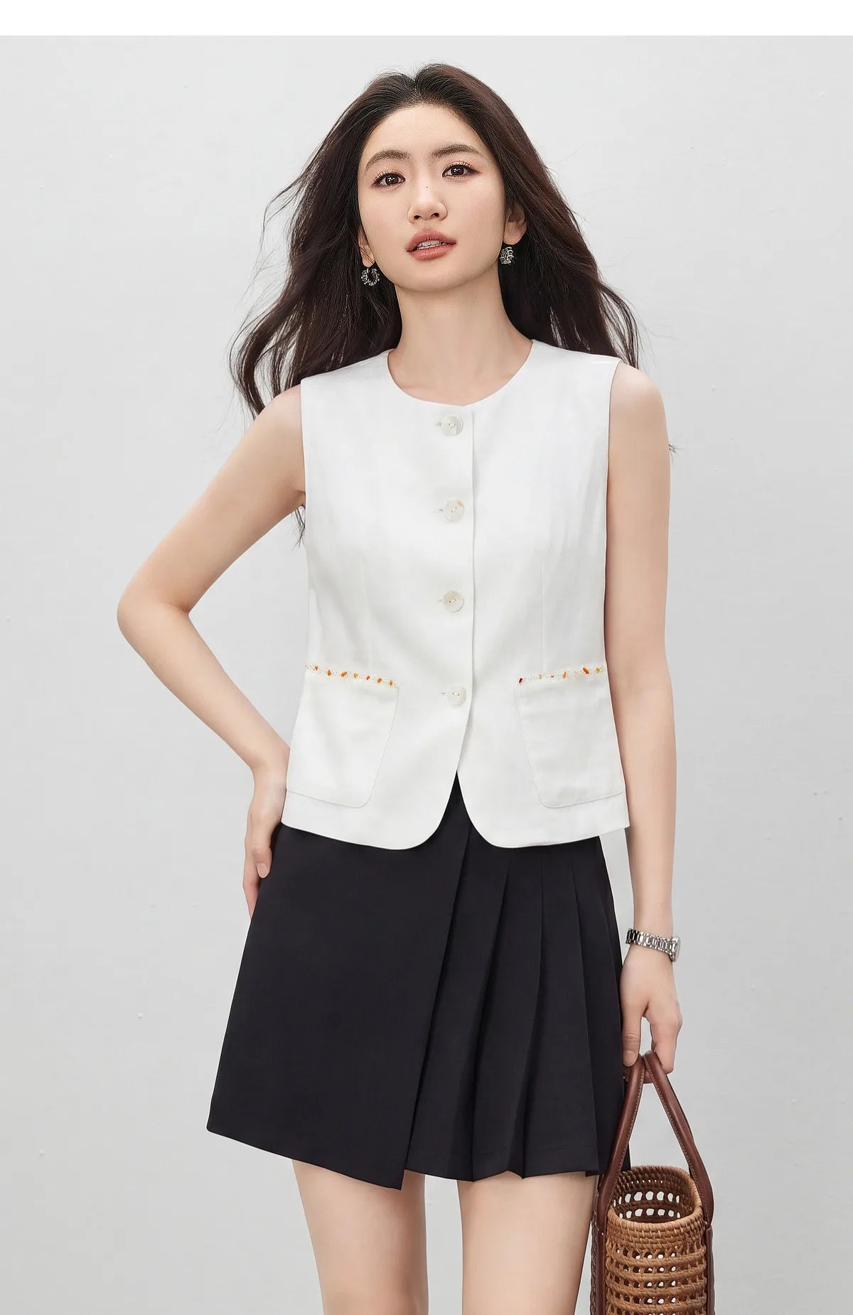 Women's White Vest Blazer 2026 Summer Round Neck Slim Thin Simple Versatile Top Ladies Commute Outfit Q62JA7390