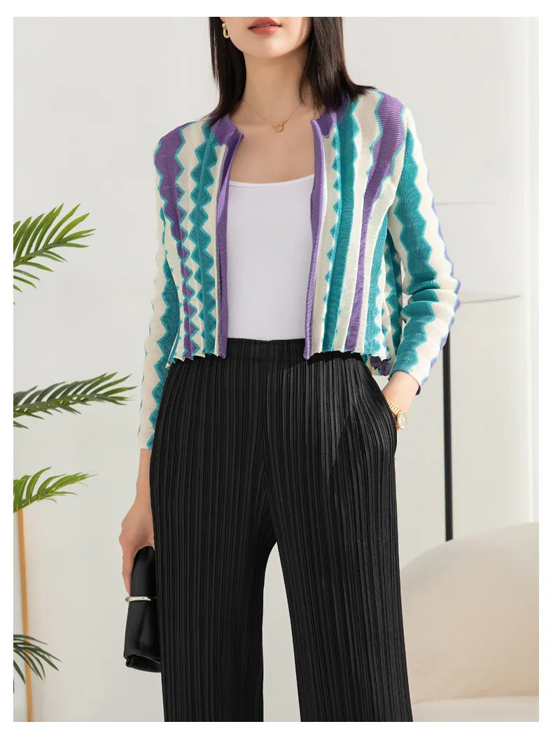 Miyake Style Coat Women Spring Autumn Fashion Top 2023 Pleated Contrast Color Cardigan Short Temperament Small Size All-Matching