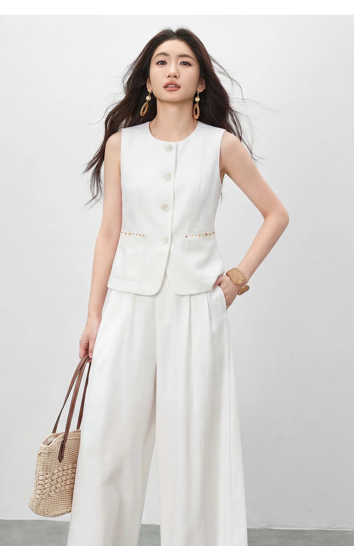 Women's White Vest Blazer 2026 Summer Round Neck Slim Thin Simple Versatile Top Ladies Commute Outfit Q62JA7390
