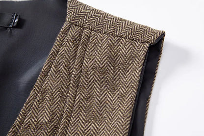 Men's Triple-Breasted Herringbone Tweed Vest – Retro Fake Two-Piece Waistcoat for Weddings & Smart-Casual Occasions