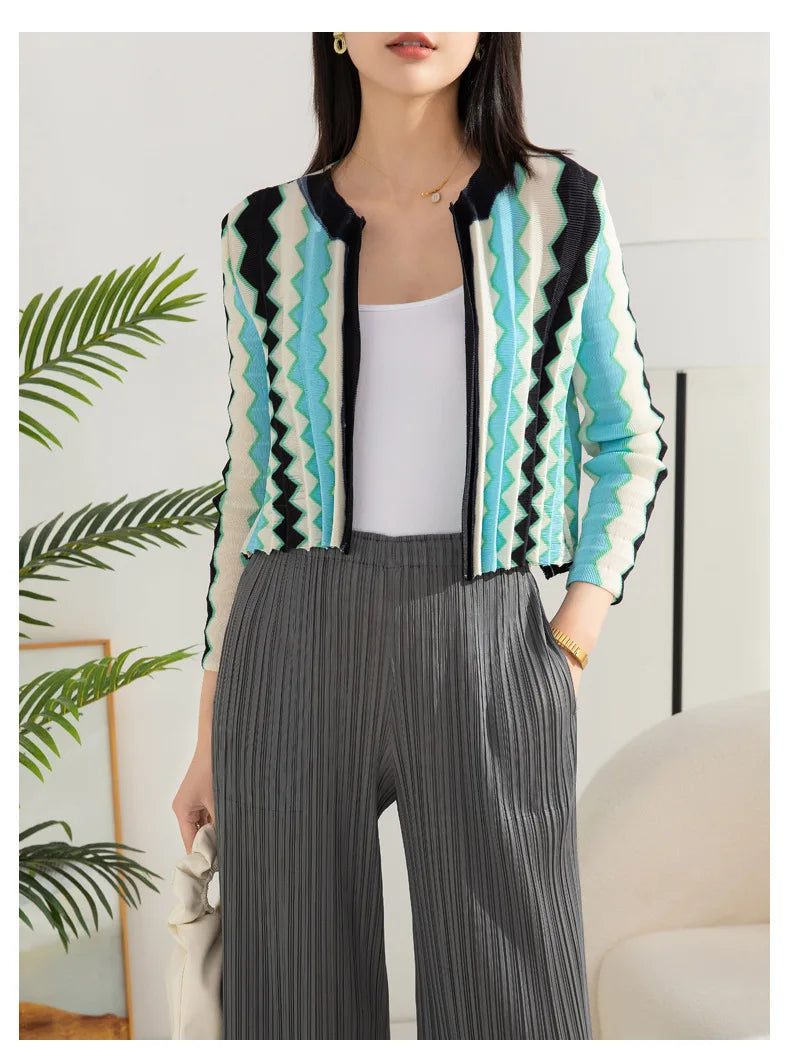 Miyake Style Coat Women Spring Autumn Fashion Top 2023 Pleated Contrast Color Cardigan Short Temperament Small Size All-Matching
