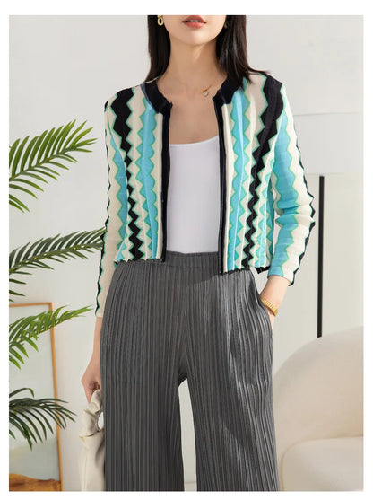 Miyake Style Coat Women Spring Autumn Fashion Top 2023 Pleated Contrast Color Cardigan Short Temperament Small Size All-Matching