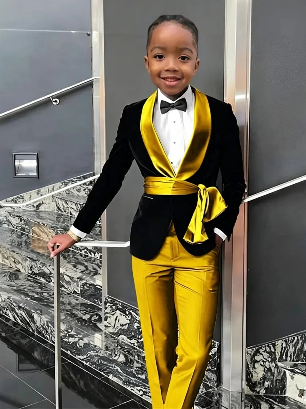 New Boys Velvet Suit Set 2 Pieces Formal Party Wear Fashionable Handsome Kids Regular Fit Tuxedo Wedding Guest Outfit