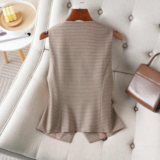 Checkered Short V-Neck Single-Breasted Vest for Women in Spring and Autumn, Fashionable and Slimming for the Workplace