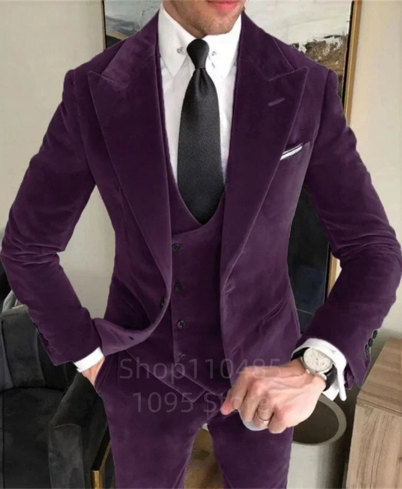 Elegant Velvet Men's 3 Pieces Suit Peak Lapel Jacket Vest and Trousers Dinner Wedding Tuxedos Slim Fit Formal Business Suits