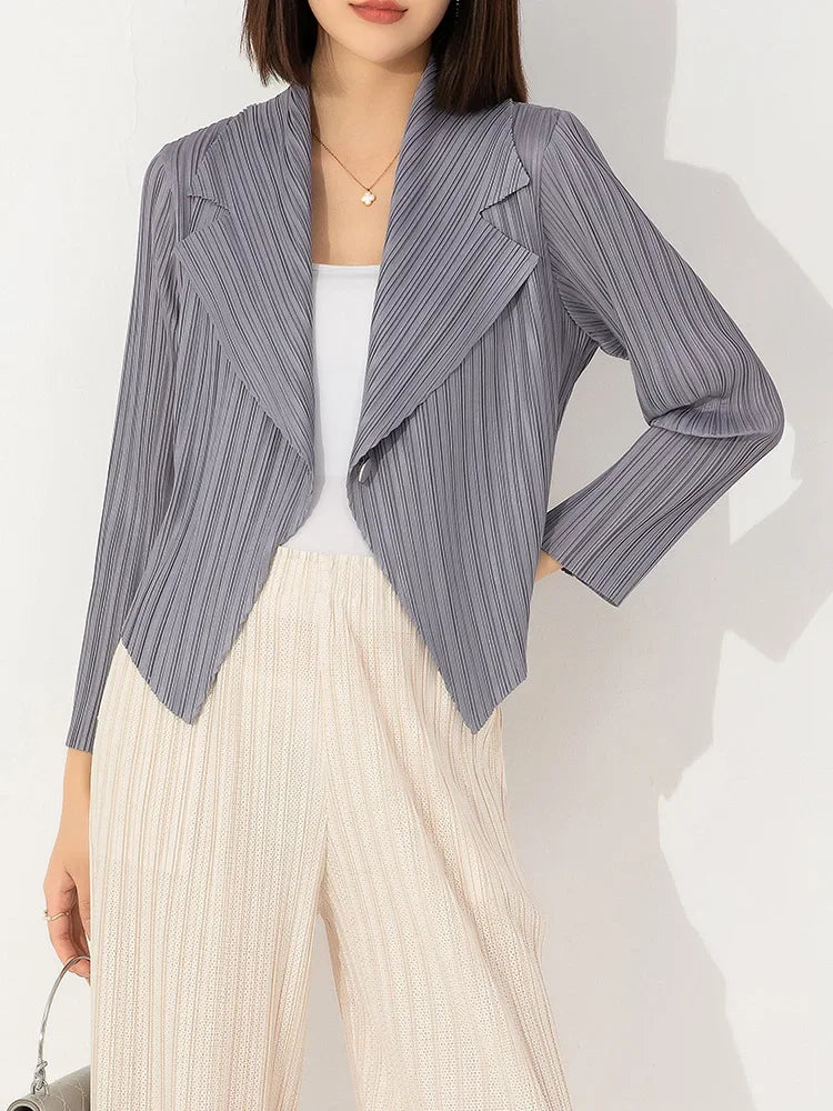 Pleated Coat Women's Early Autumn New Style 2023 Fashionable Versatile Suit Collar One Button Temperament Short Suit Top