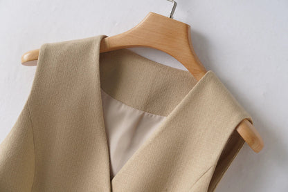 Fashionable Sleeveless Suit Vest for Women in Spring and Autumn Single-Breasted Short V Neck Top Layered with Workplace Elegant W