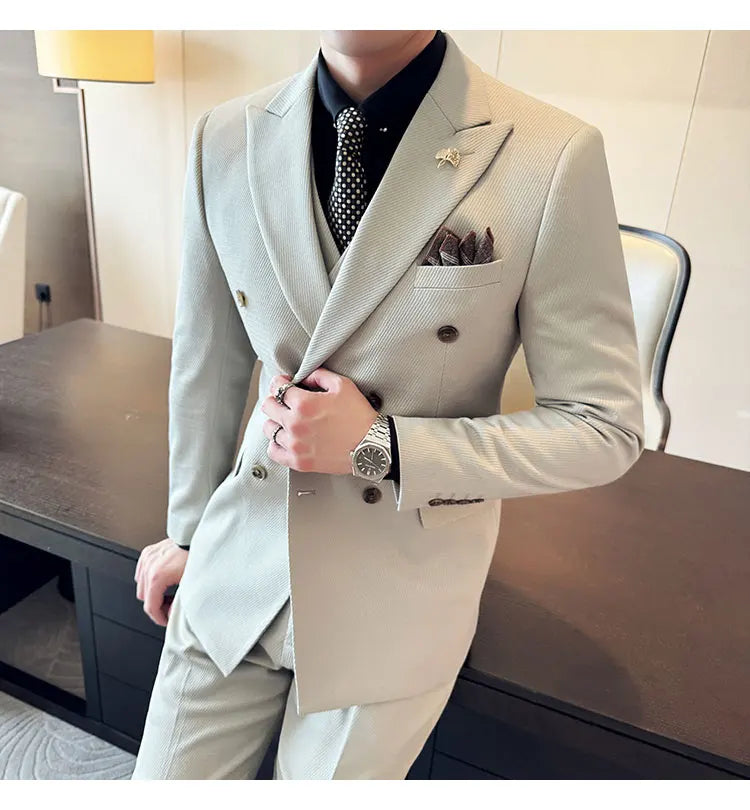 The men's three-piece wedding dress set for the autumn and winter of 2025 is a fashionable, trendy and stylish double-breasted m