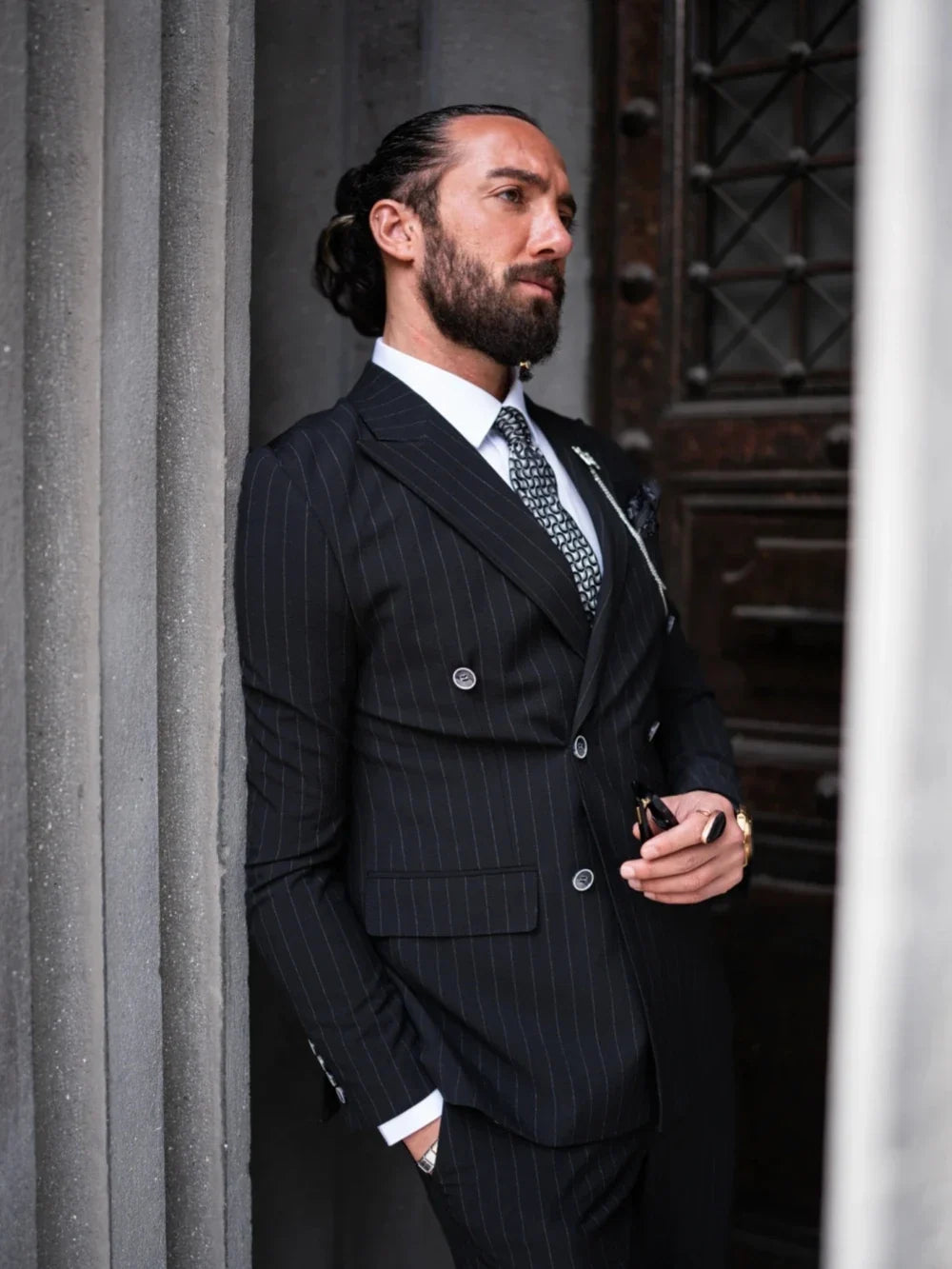 New Men's Slim Fit Striped Suit s2 Pieces Blazer Pants For Business Activities Stylish Customized Peak Lapel Tuxedo For Men