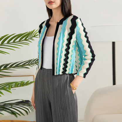 Miyake Style Coat Women Spring Autumn Fashion Top 2023 Pleated Contrast Color Cardigan Short Temperament Small Size All-Matching