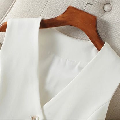 White Single Breasted V-Neck Short Slim Fitting Vest for Women in Spring and Autumn, Can Be Worn Externally or Internally with B