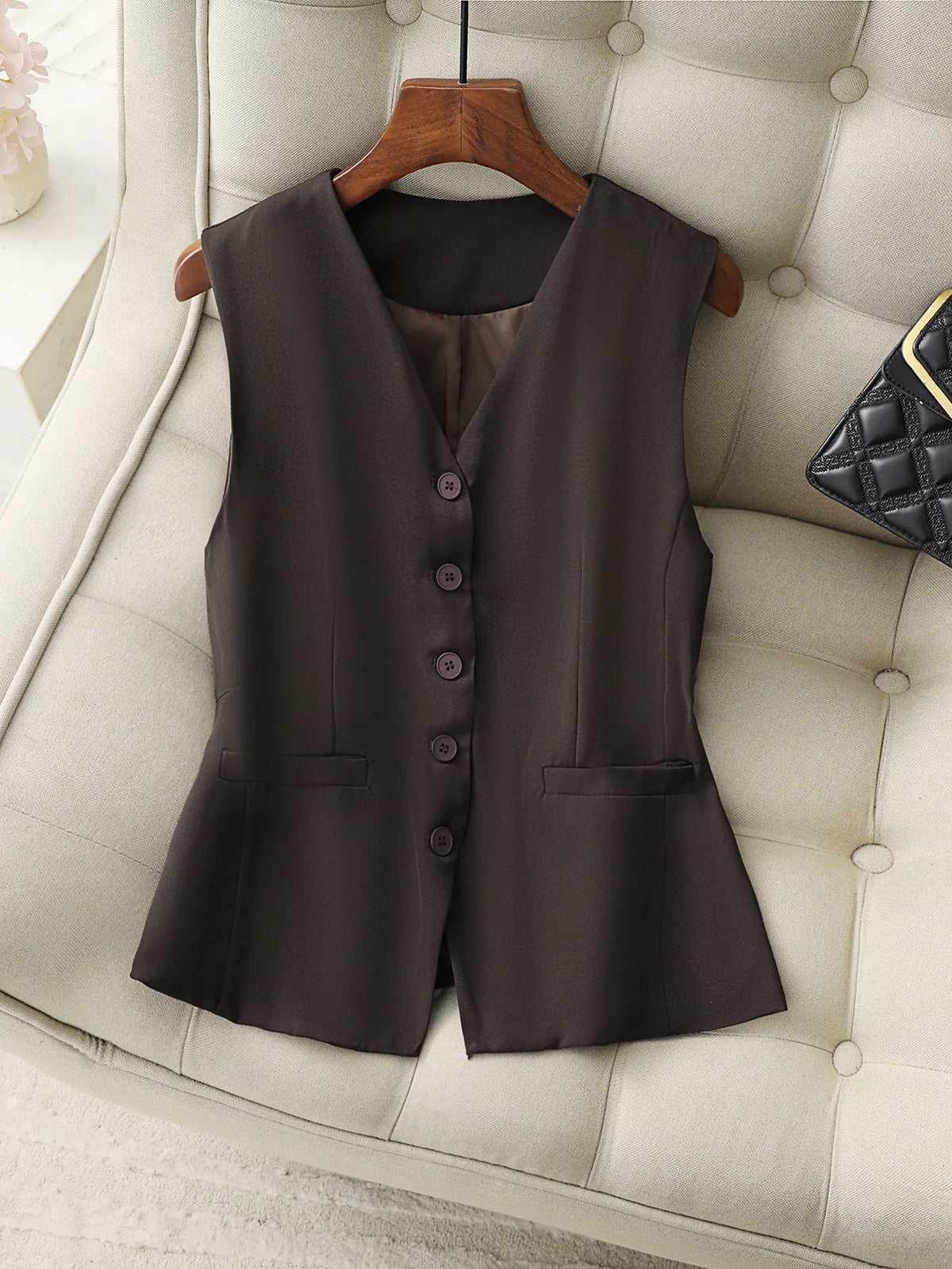 Vintage Inspired Women's Waistcoat Retro Brown V-Neck Slim Fit Suit Vest for a Classic Look，Office & Business Casual