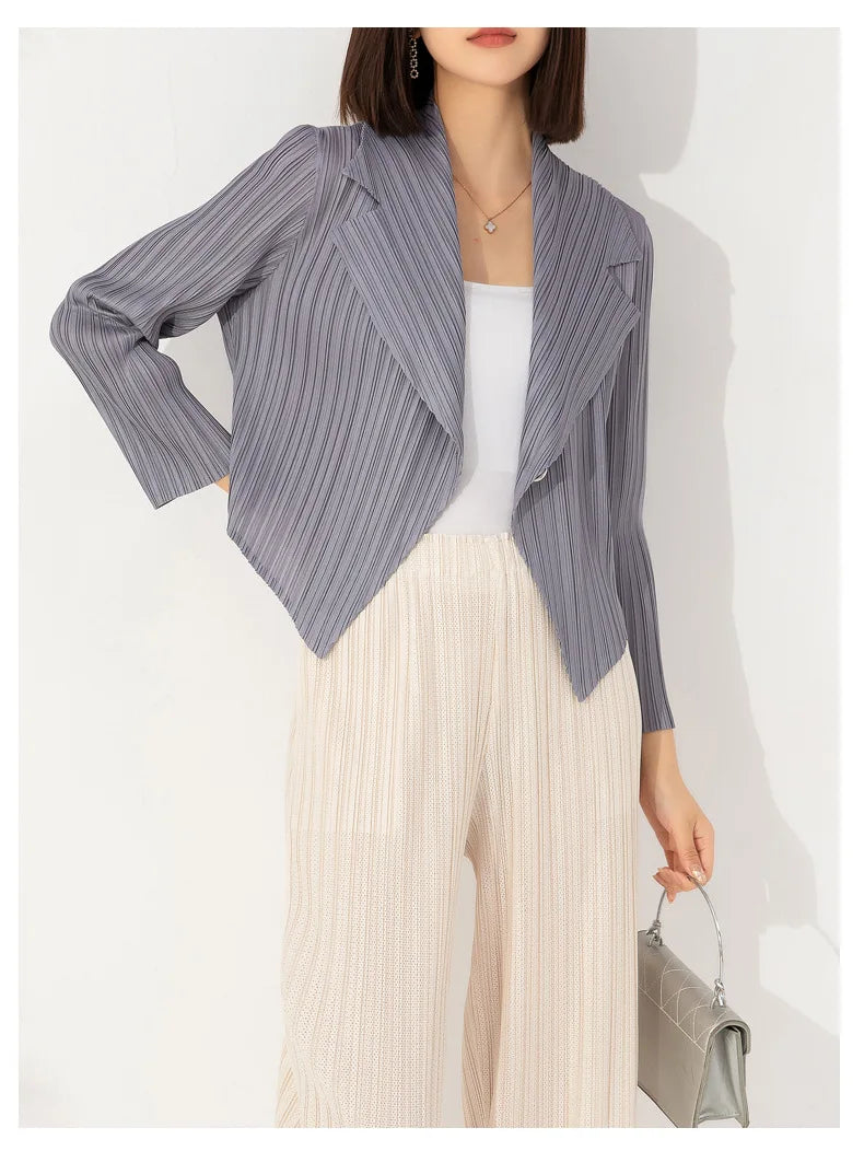 Pleated Coat Women's Early Autumn New Style 2023 Fashionable Versatile Suit Collar One Button Temperament Short Suit Top