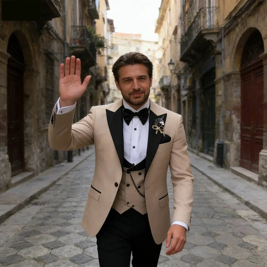 Costume 3 pièces homme d'affaires élégant avec revers cranté, coupe ajustée, veste de smoking, gilet, pour mariage et fête