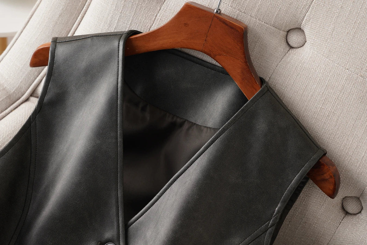 Single-Breasted V-Neck Leather Vest for Women, Spring and Autumn Fashion, Short Pu Leather Vest for Commuting, Outerwear or Innerwear