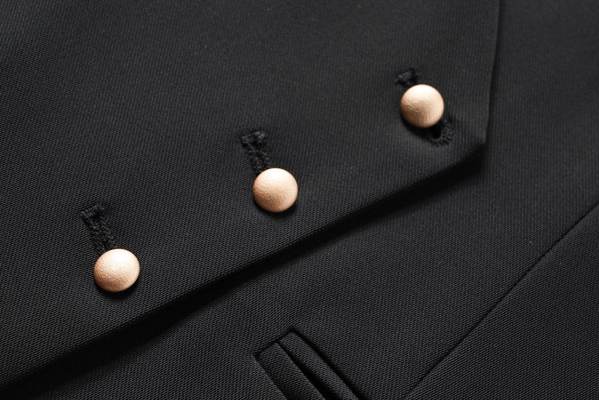 Black short V-neck slim fitting vest for women's spring and autumn jackets can be paired inside