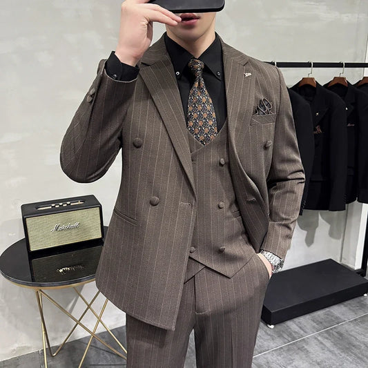 The New Spring 2025 Suit Set Is Fashionable, Stylish And Versatile. It's A Three-Piece Formal Suit Suitable For British Business