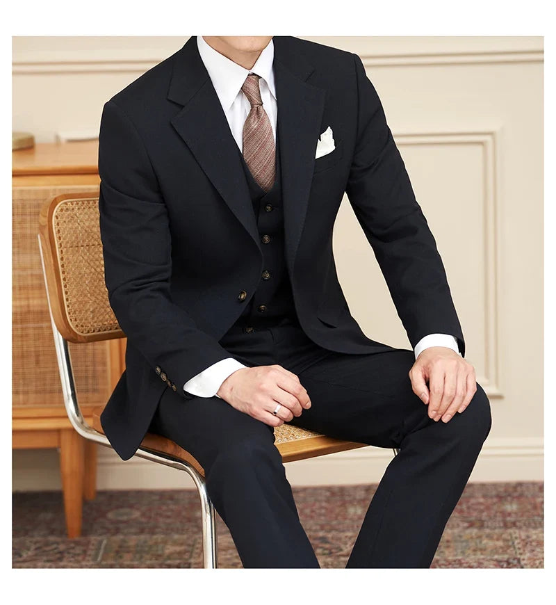 High-quality men's banquets come with a versatile and trendy business casual three-piece wedding set