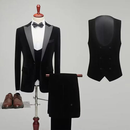 Red Velvet Men's 3 Pieces Suit Peak Lapel Jacket Waistcoat and Trousers Dinner Wedding Tuxedos Slim Fit Formal Business Suits