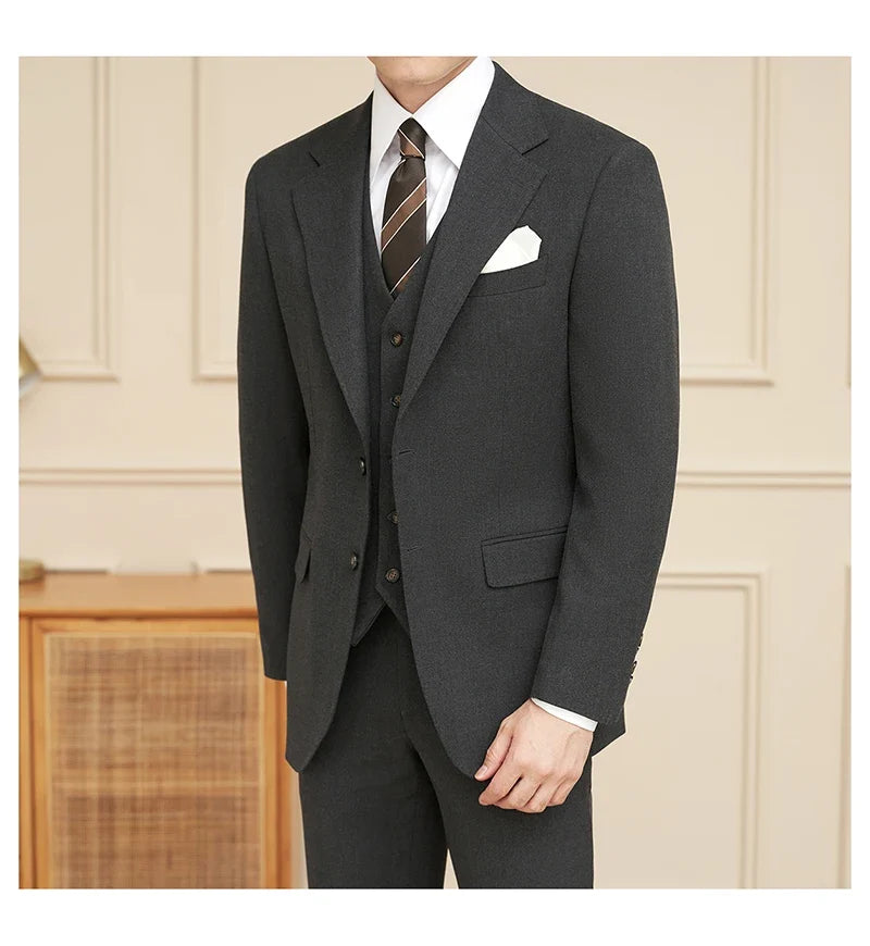 High-quality men's banquets come with a versatile and trendy business casual three-piece wedding set