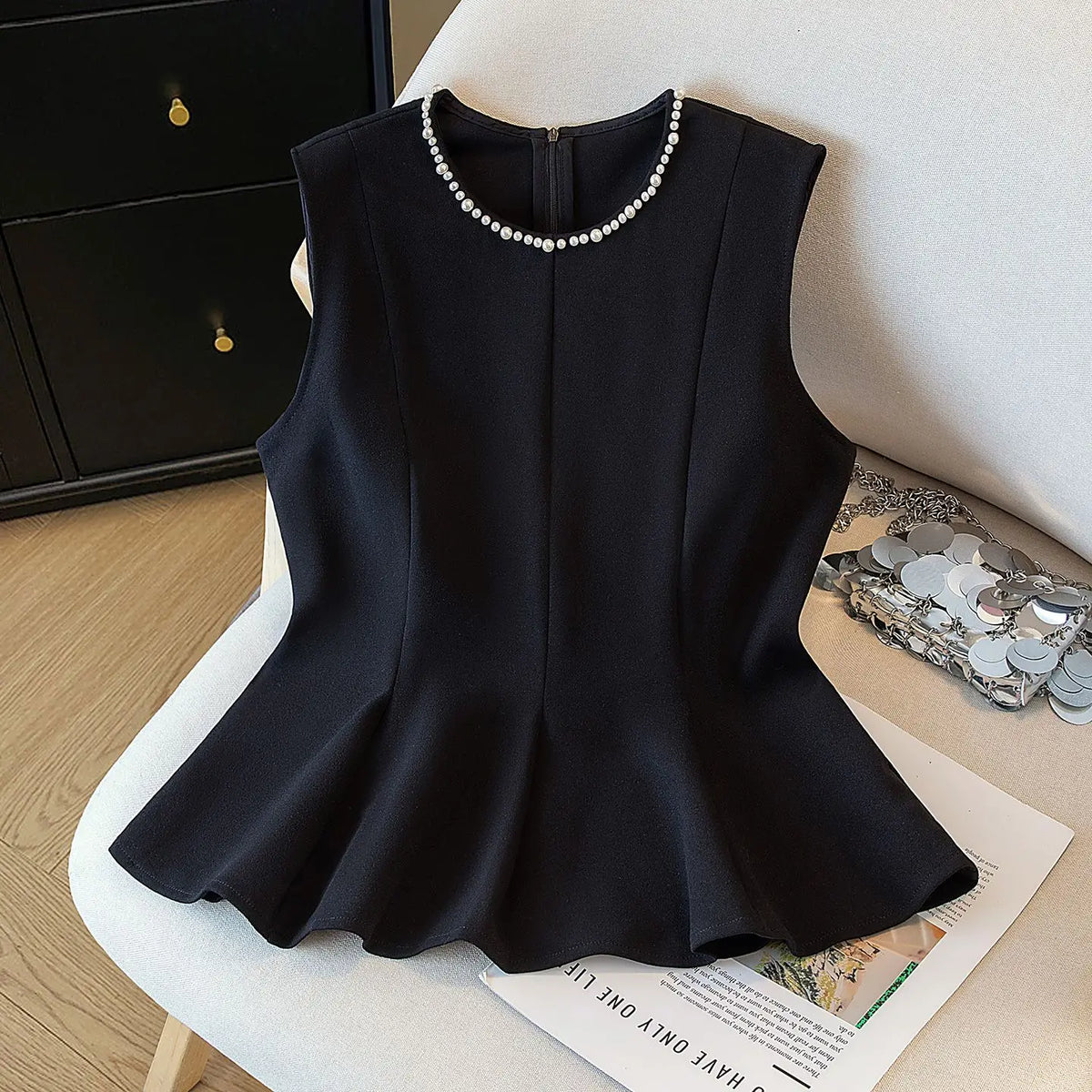 、2026 Summer New Top Women's Commuting Simple Solid Slim Short Sleeveless Shirt Round Neck Shirt Women Black Zipper Blazer Vests
