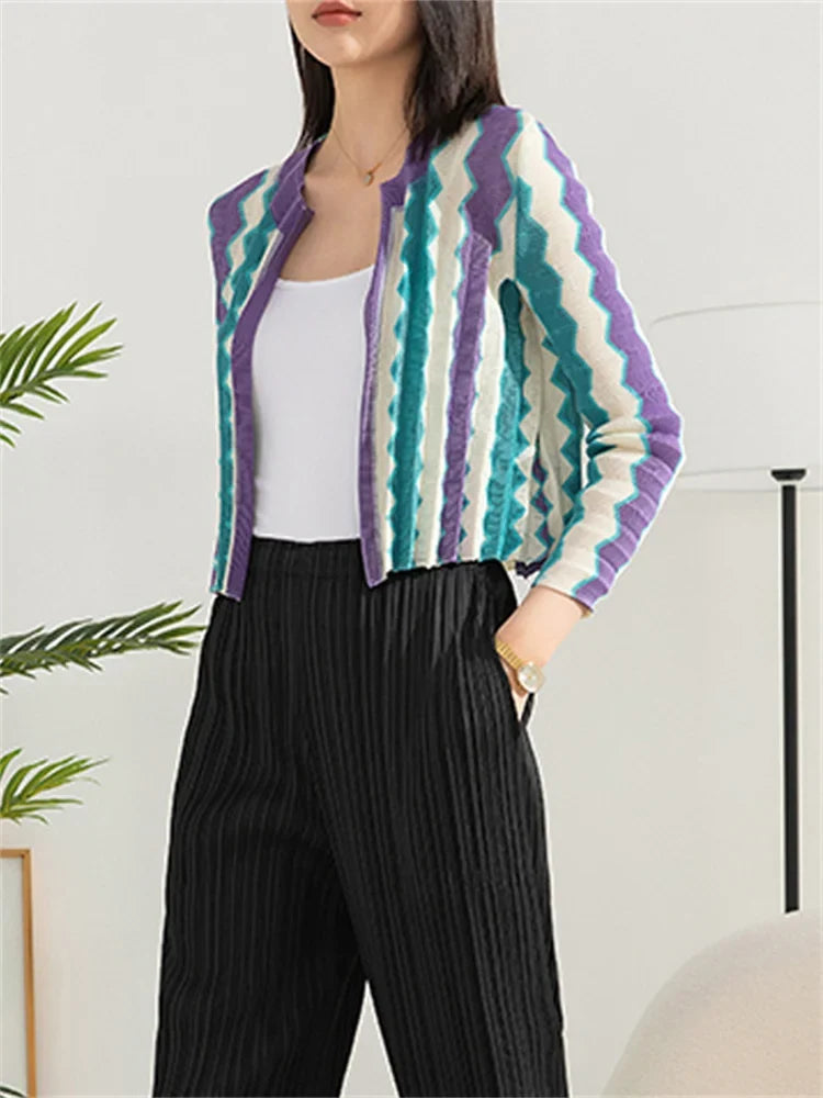 Miyake Style Coat Women Spring Autumn Fashion Top 2023 Pleated Contrast Color Cardigan Short Temperament Small Size All-Matching