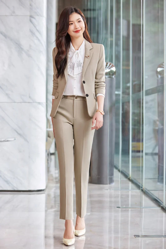 Professional womens two-piece suit + pants, showing elegance and charm, new fashion, autumn and winter, 2024