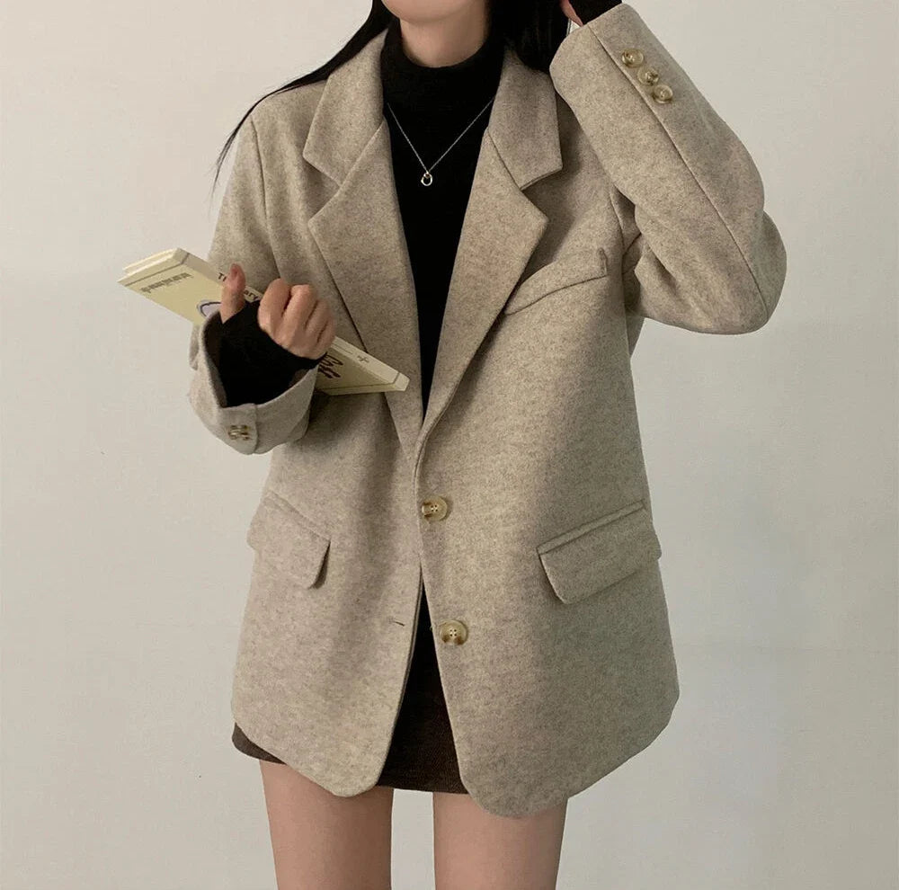 Chic Autumnal Loose Fit Casual Classic Style Long Sleeve Woolen Coat for Women Elegant Commuter Style Single Button Closure