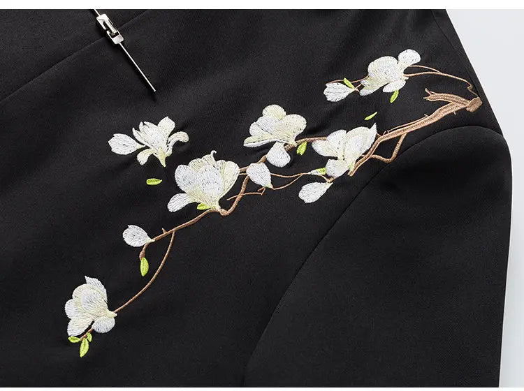 Chinese Style Dress Blazers for Man Suit Jacket 5XL Vintage Floral Embroidery Metal Buckle Elegant Men Blazer De Luxe Pour Homme