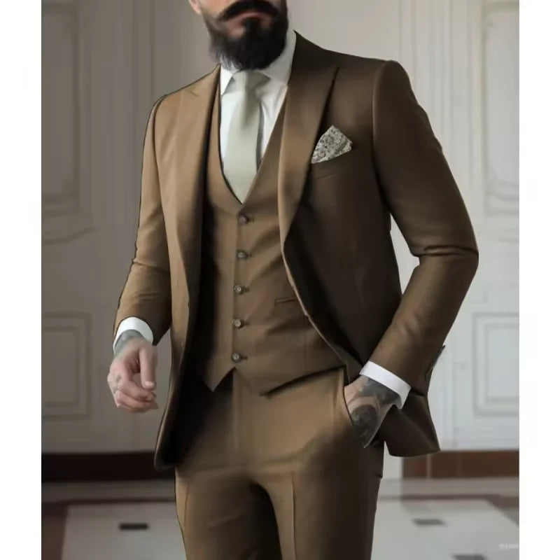 Classy Men Suits 3 Pieces Light Green Peak Lapel Jacket Vest Pants Classic Set For Wedding Groom Wedding Business Events Dress