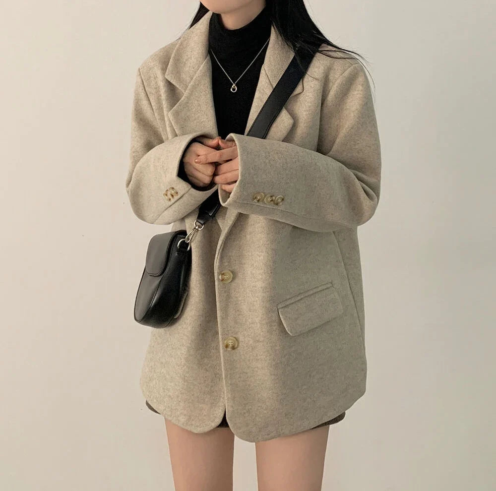 Chic Autumnal Loose Fit Casual Classic Style Long Sleeve Woolen Coat for Women Elegant Commuter Style Single Button Closure