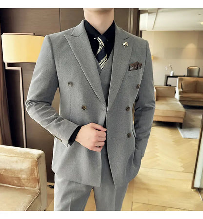 The men's three-piece wedding dress set for the autumn and winter of 2025 is a fashionable, trendy and stylish double-breasted m