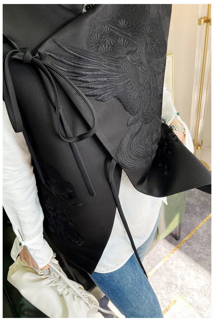 Vintage Chinese Style Vest Outerwear White Crane Embroidered Lacing Waistcoat 2025 Spring Summer Elegant Women's Clothing