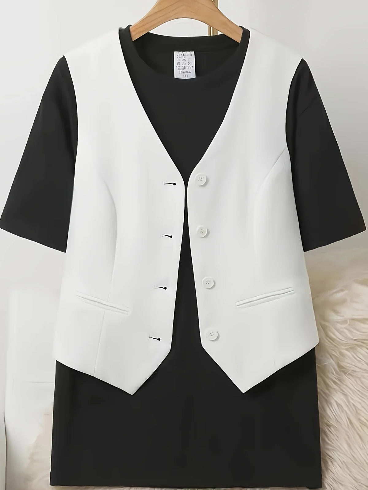 Women's Sleeveless Vest V-Neck Button Front Cut Casual Style With Elegant Spring Summer and Fall Routine Suitable for the Office