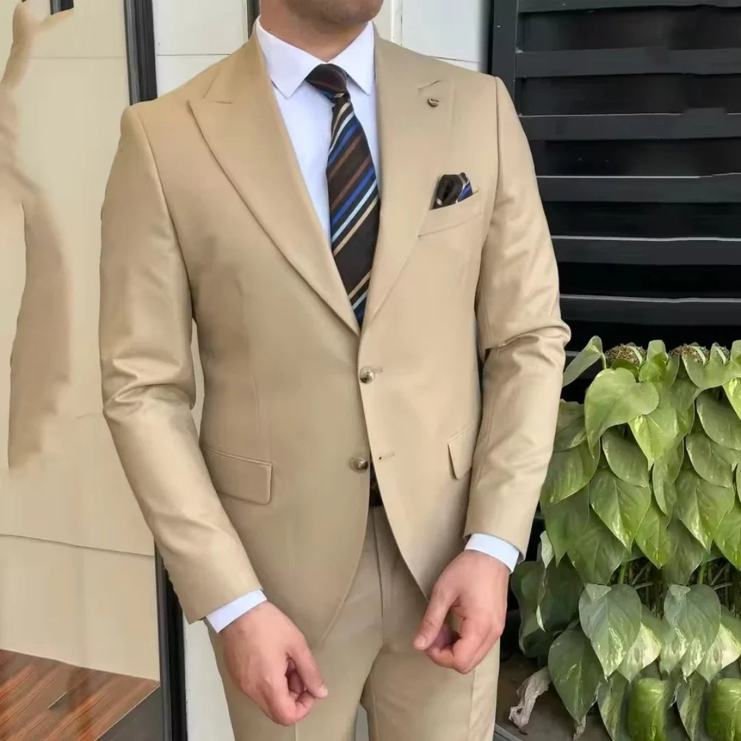 Ensemble de smoking 2 pièces slim fit uni pour homme avec blazer à revers en pointe et pantalon pour affaires, mariage, bal, soirée, tenue élégante