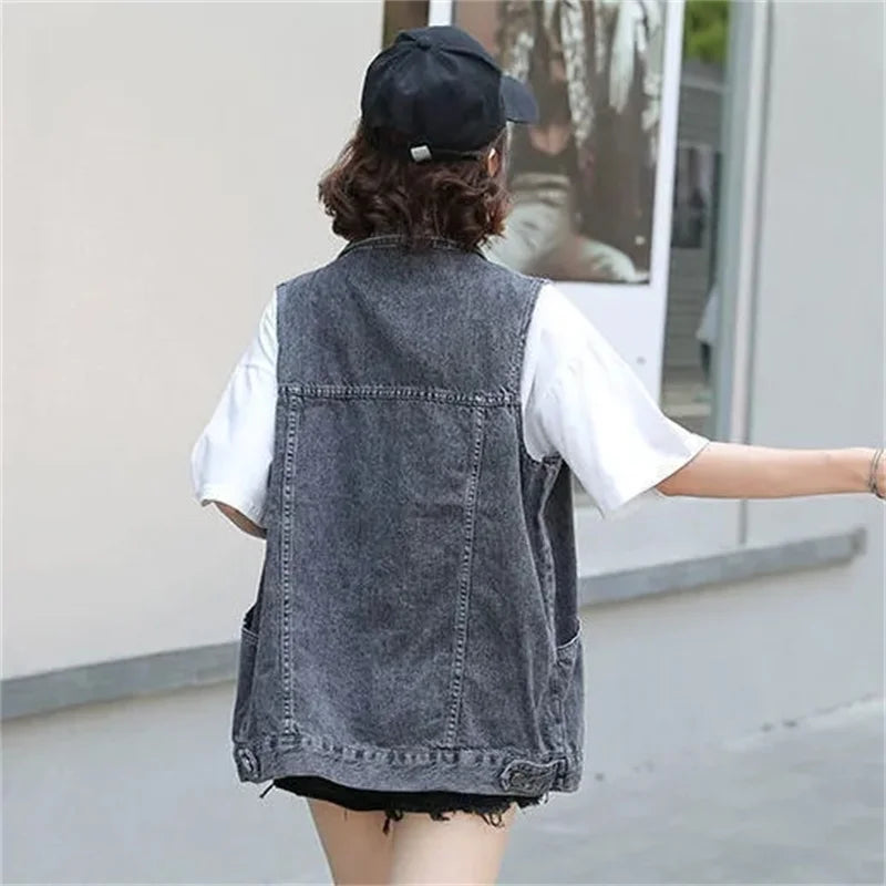 2025 Spring Summer new Fashion V-Neck Denim Vest Women Short Sleeveless Jacket Casual Single-Breasted Jean Waistcoat Female