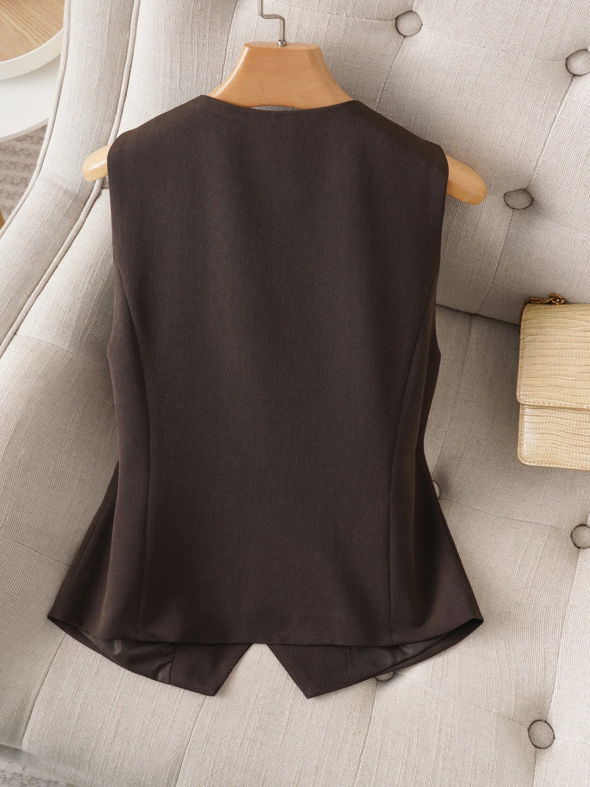 Fashionable Round Neck Sleeveless Suit Vest for Women Spring and Autum Single-Breasted Short Vest Elegant Women's Top Outer Wear