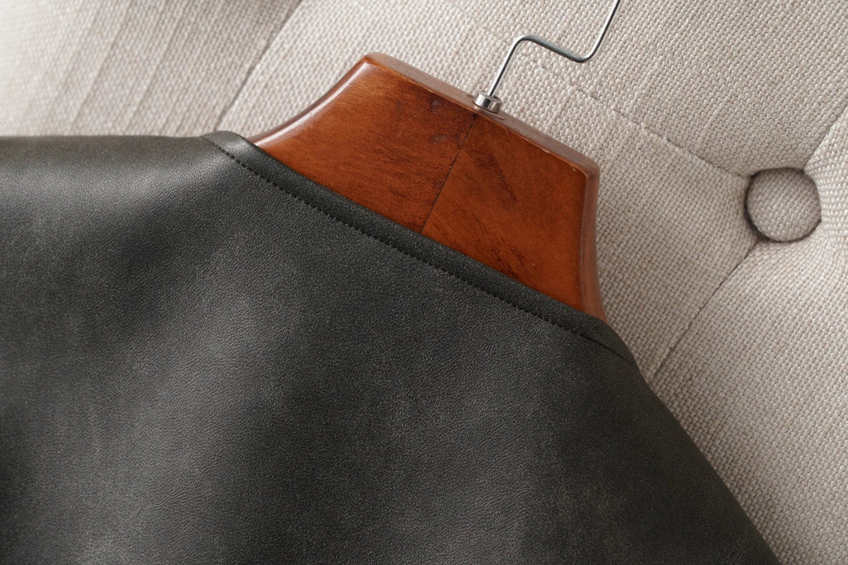 Single-Breasted V-Neck Leather Vest for Women, Spring and Autumn Fashion, Short Pu Leather Vest for Commuting, Outerwear or Innerwear