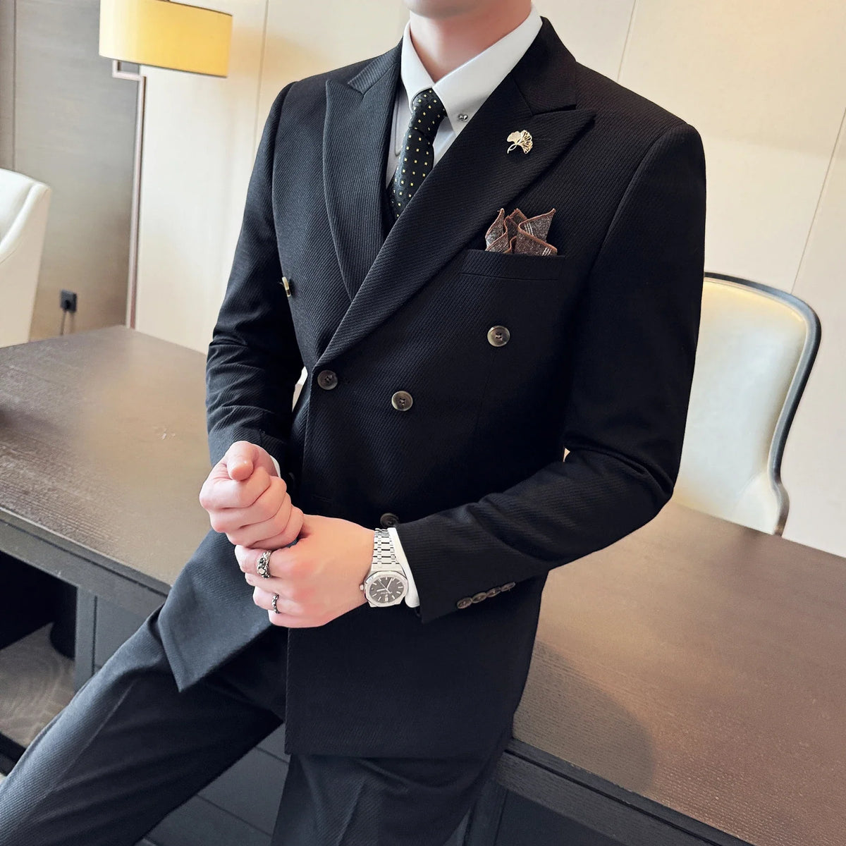 The men's three-piece wedding dress set for the autumn and winter of 2025 is a fashionable, trendy and stylish double-breasted m