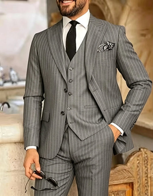 Elegant Pinstripe Suit for Men 3 Piece Blazer Vest and Pant Set Peak Lapel High Quality Customized Men Suit for Wedding Business
