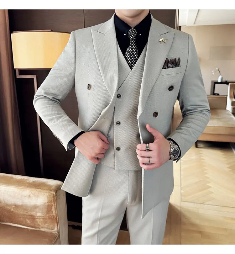The men's three-piece wedding dress set for the autumn and winter of 2025 is a fashionable, trendy and stylish double-breasted m