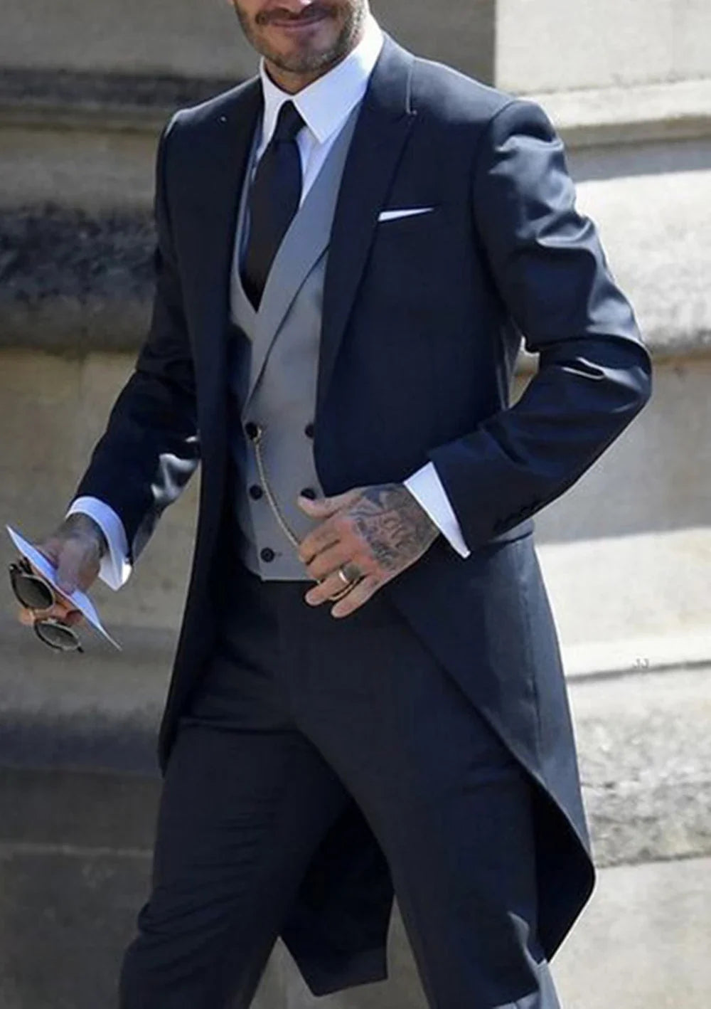 Mens Tuxedo Tailcoat Formal Dress Suits Swallow Tail Coat Black Male Jacket Vest Pants Party Wedding Dance Magic Performance