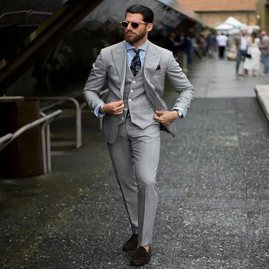 Light Grey Groom Tuxedos Groomsmen Mens Wedding Dress Excellent Man Jacket Peak Lapel Blazer (Jacket+Pants+Vest)