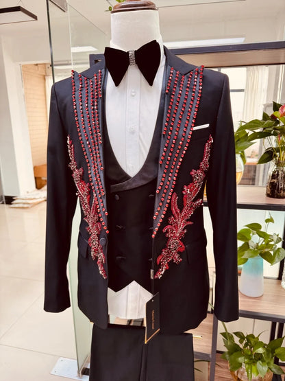 New Men's Red Crystal Suit Set 3 Pieces Dancing Wear Classic Peak Lapel Suits For Wedding Handsome Slim Fit Tuxedo Party Wear