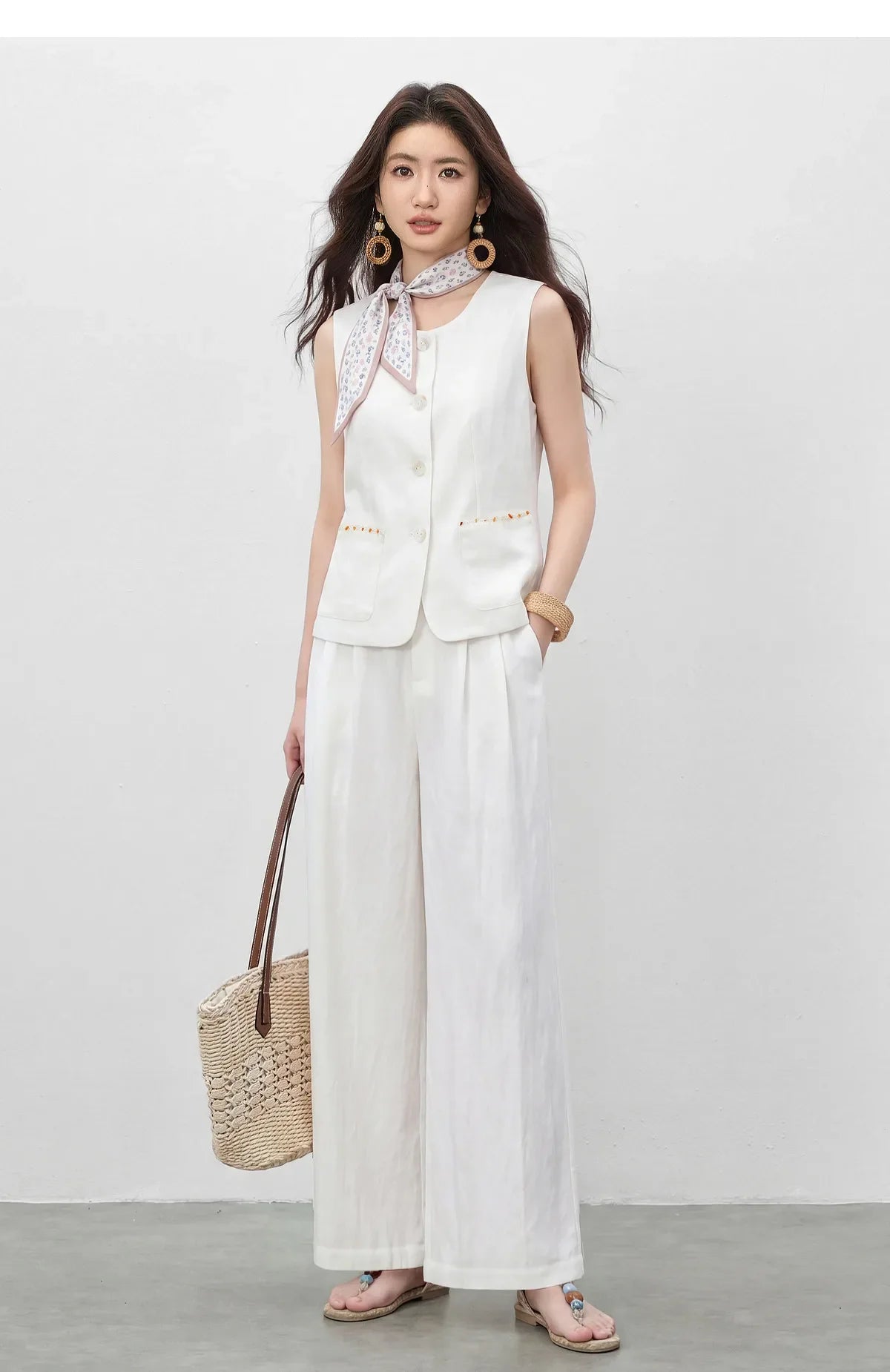 Women's White Vest Blazer 2026 Summer Round Neck Slim Thin Simple Versatile Top Ladies Commute Outfit Q62JA7390